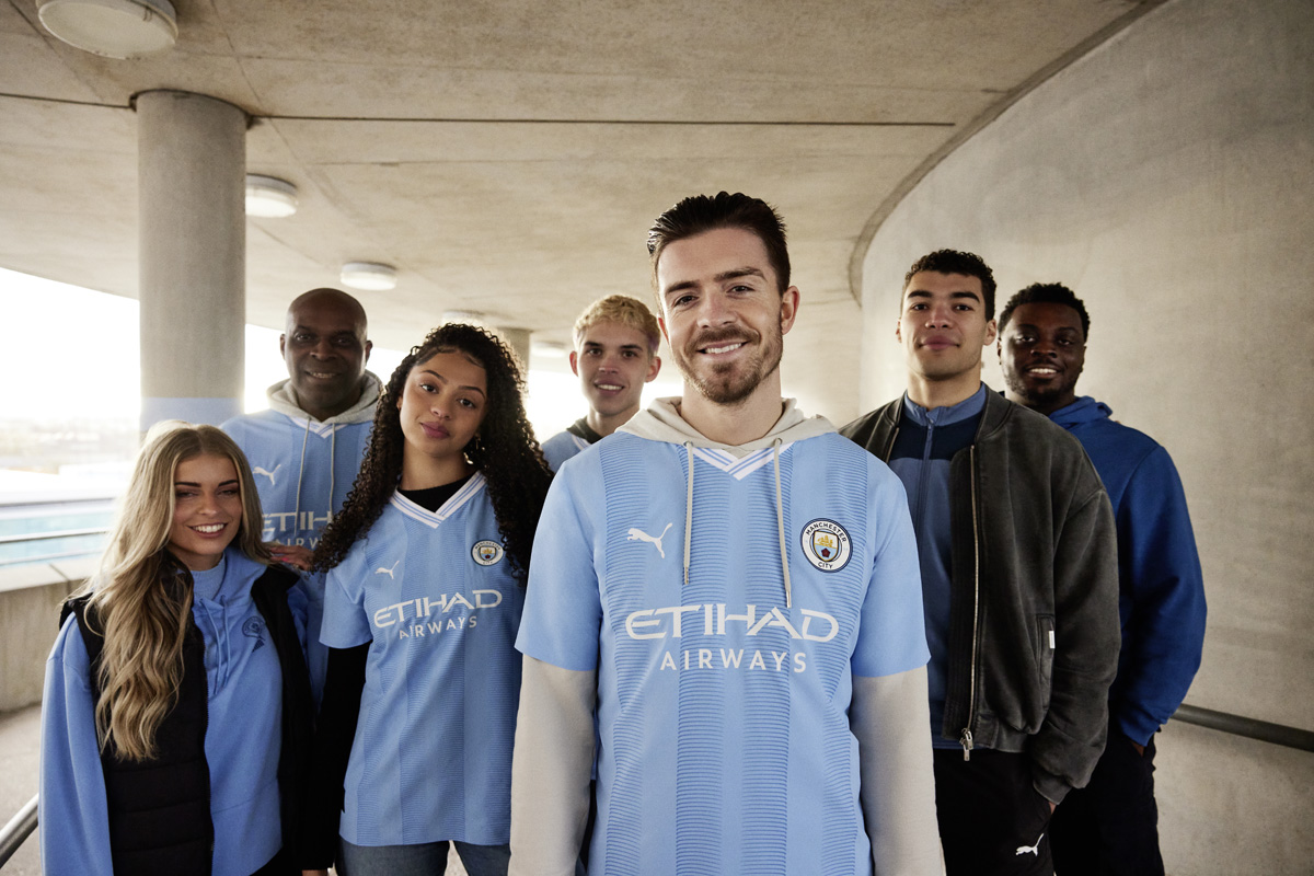 Manchester City stellt neues Saisontrikot vor